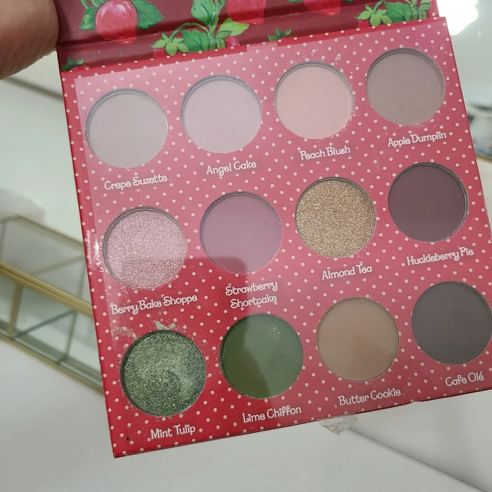 Strawberry Shortcake Eyeshadow Palette, 12 Eyeshadow Shades